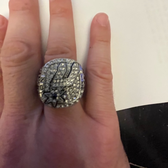 2014 San Antonio Spurs Championship Replica Ring. - Picture 2 of 8